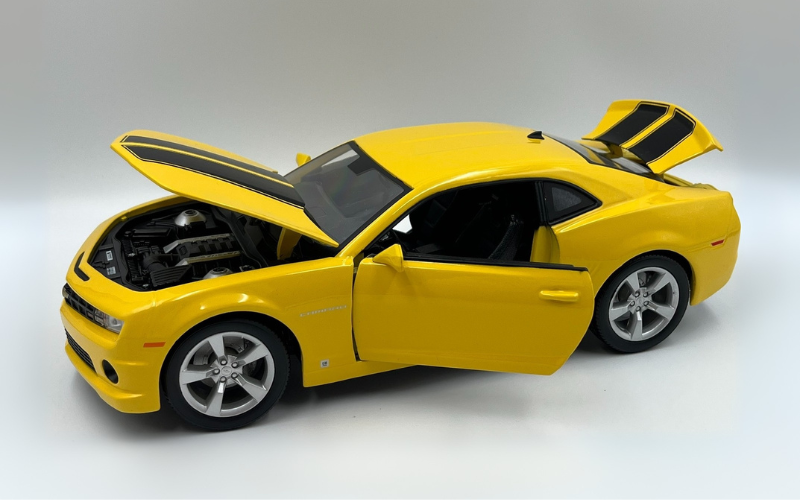 1:18 2010 Chevrolet Camaro Bumblebee Diecast Model Car - Licensed Collectible - Dadai Models