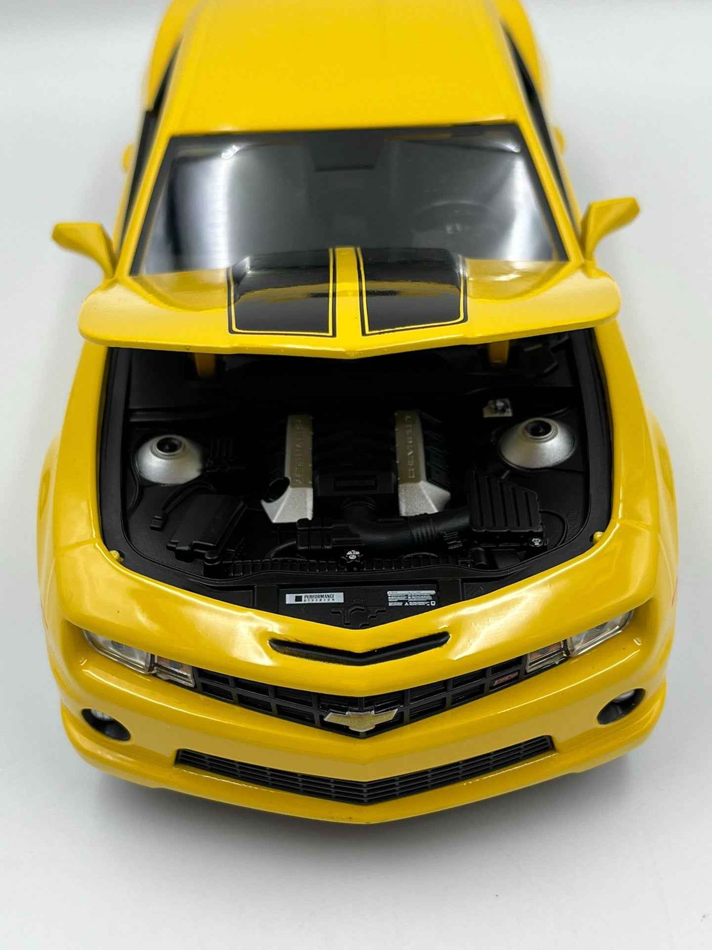 1:18 2010 Chevrolet Camaro Bumblebee Diecast Model Car -  Licensed Collectible - Dadai Models