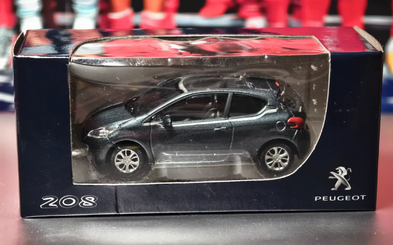 Pre-Owned Norev 1:64 Peugeot 208 3-Door Die-Cast Model Car – Grey Blue