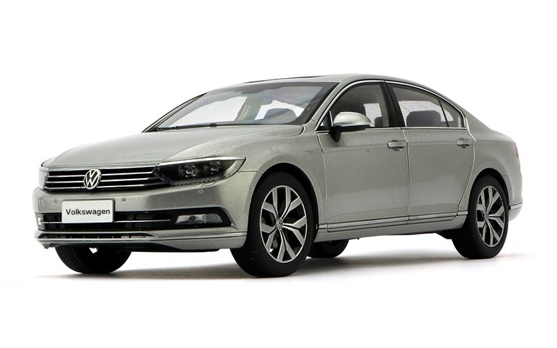 1:18 Volkswagen Passat / Magotan B8L Official Dealer Edition Diecast Model Car - Dadai Models