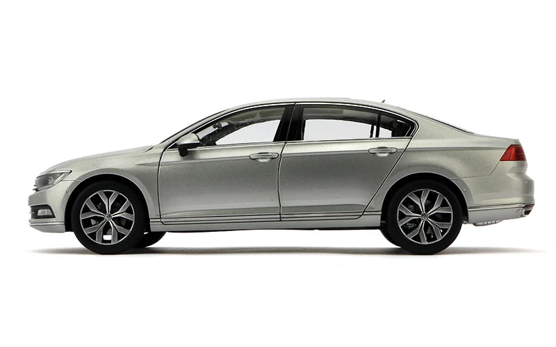 1:18 Volkswagen Passat / Magotan B8L Official Dealer Edition Diecast Model Car - Dadai Models