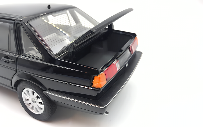 1:18 / 1:24 / 1:36 Volkswagen Santana / Passat B2 Alloy Diecast Model Car Collectible - Dadai Models