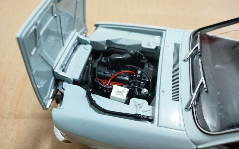 Pre-Owned 1:18 Renault 12 Classic Die-Cast Model Car – Vintage French Sedan