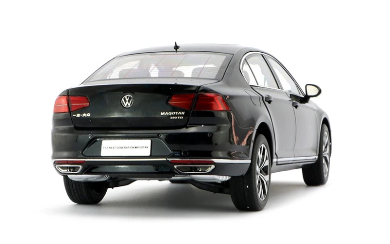 1:18 Volkswagen Passat / Magotan B8L Official Dealer Edition Diecast Model Car - Dadai Models