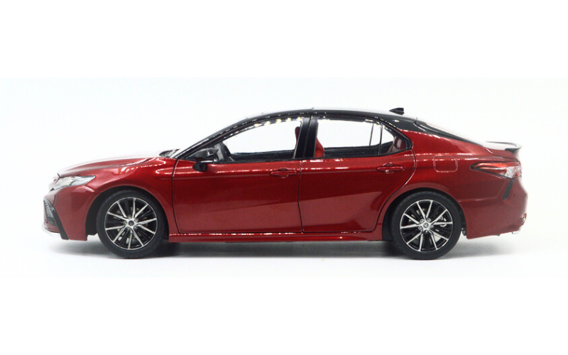 1:18 Toyota Camry 8th Gen Sports Alloy Diecast Model Car Collectible - Dadai Models