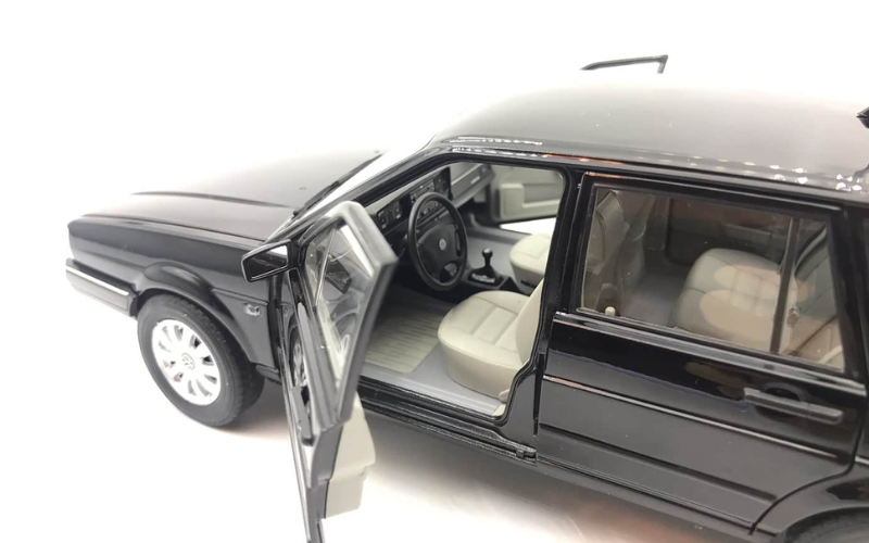 1:18 / 1:24 / 1:36 Volkswagen Santana / Passat B2 Alloy Diecast Model Car Collectible - Dadai Models