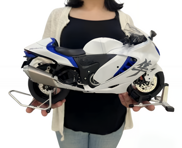 1:6 Suzuki Hayabusa Motorcycle Model with Start & Dual Smoke Effect - Dadai Models